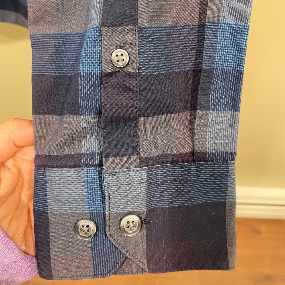 APT 9 button down - Picture 5 of 6